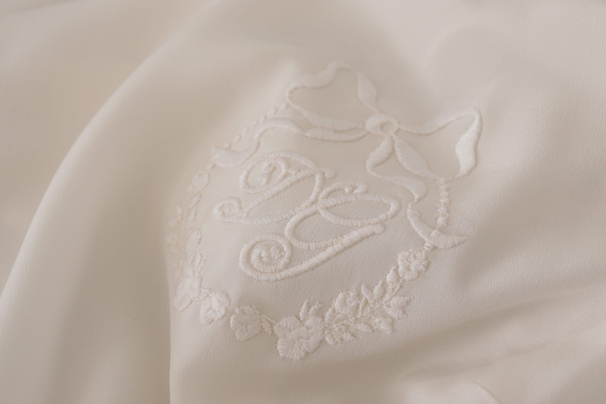 Dolce &amp; Gabbana White Silk DG Logo Embroidered Long Sleeves Blouse