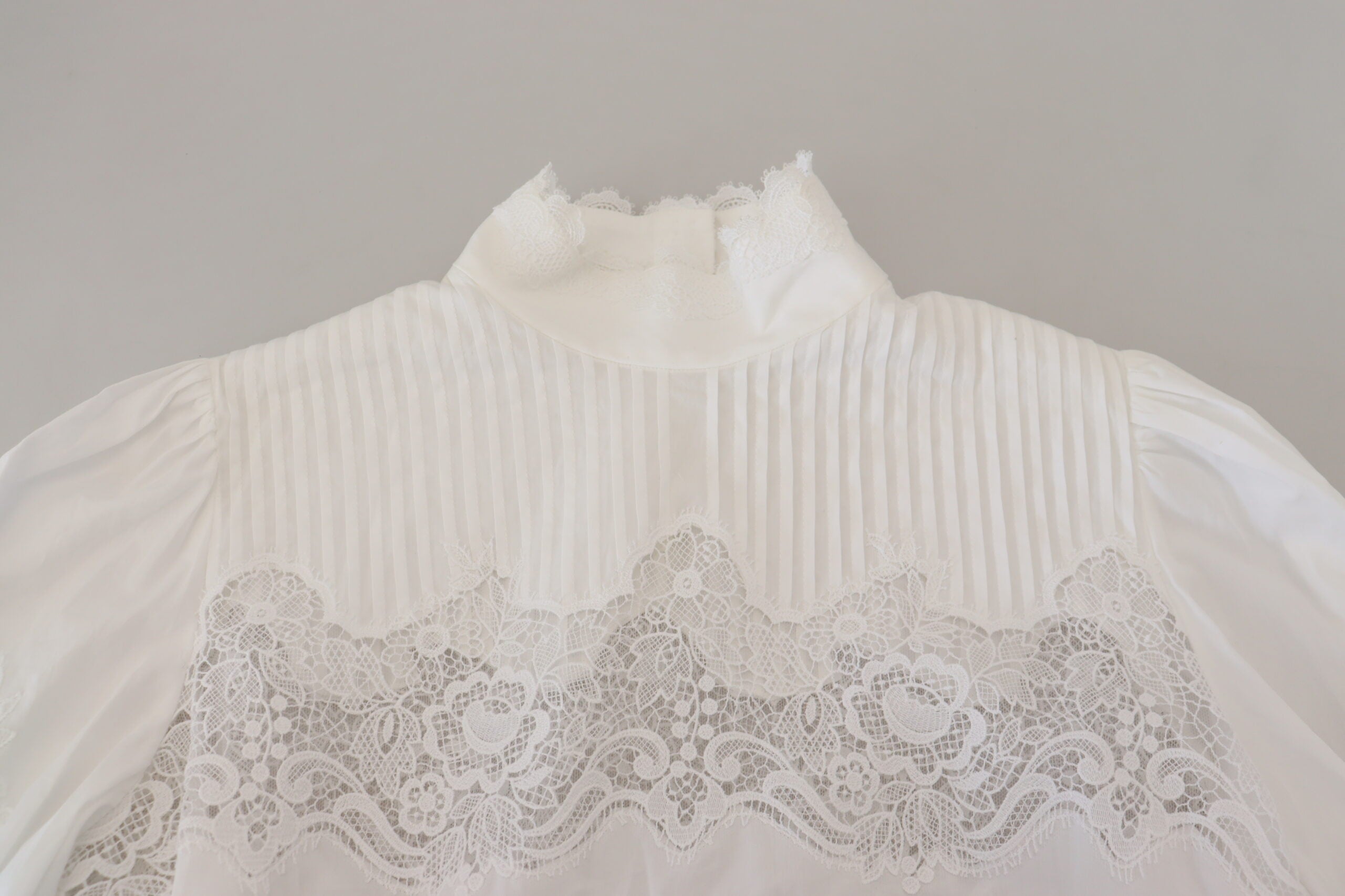Dolce &amp; Gabbana White Cotton Lace Trim Turtle Neck Blouse Top